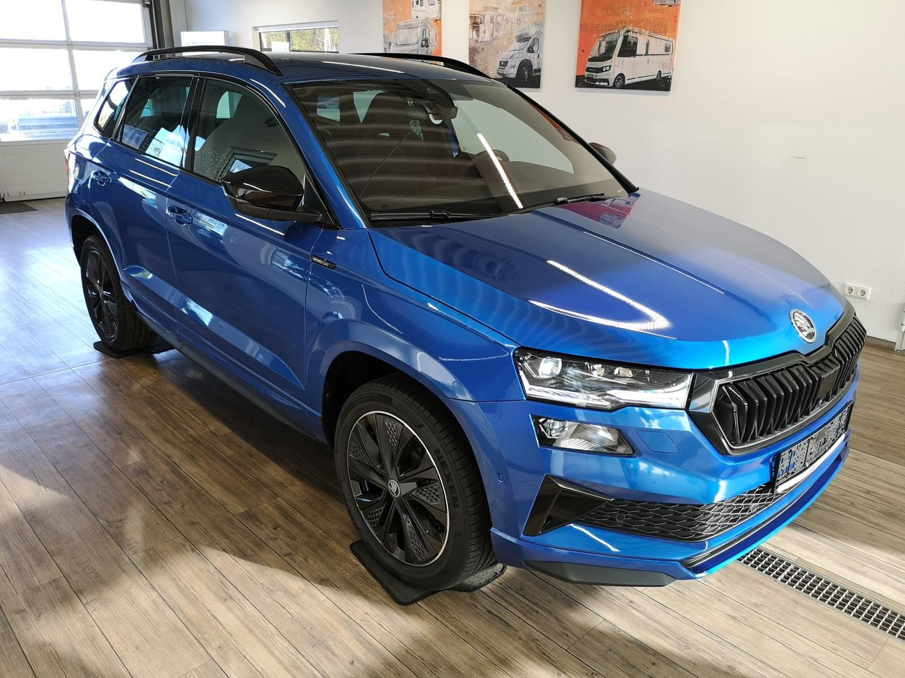 Skoda Karoq Sportline 1,5 TSI DSG*AHK*360°5J.GARANTIE* - SUV: hình 3 Skoda Karoq Sportline 1,5 TSI DSG*AHK*360°5J.GARANTIE* - SUV: hình 3