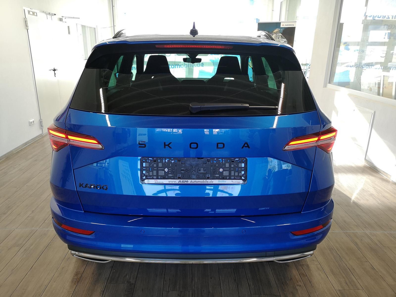Skoda Karoq Sportline 1,5 TSI DSG*AHK*360°5J.GARANTIE* - SUV: hình 5 Skoda Karoq Sportline 1,5 TSI DSG*AHK*360°5J.GARANTIE* - SUV: hình 5