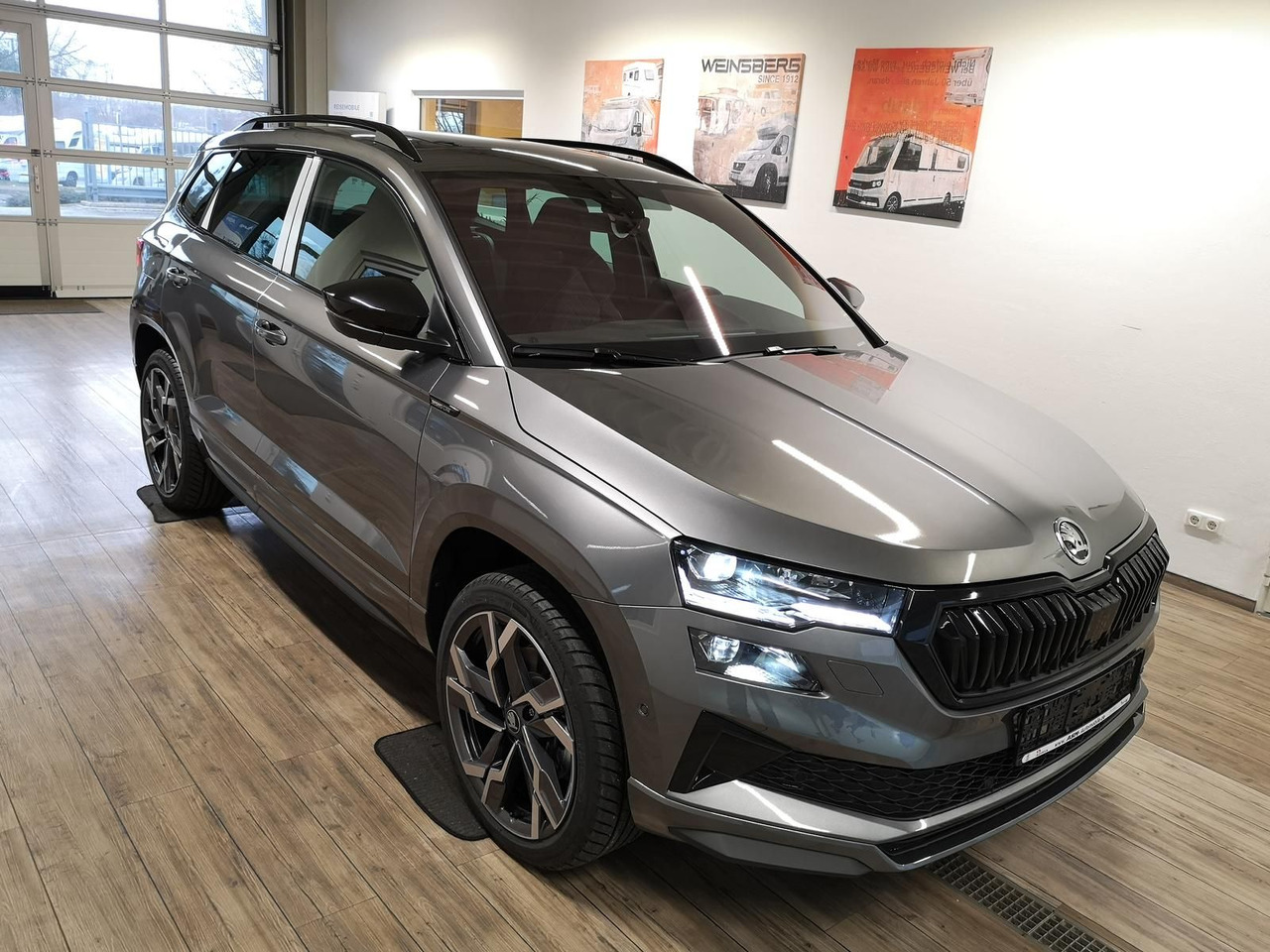 Skoda Karoq Sportline 2,0TDI DSG 4x4*PSD*AHK*360°*NAVI - SUV: hình 3 Skoda Karoq Sportline 2,0TDI DSG 4x4*PSD*AHK*360°*NAVI - SUV: hình 3