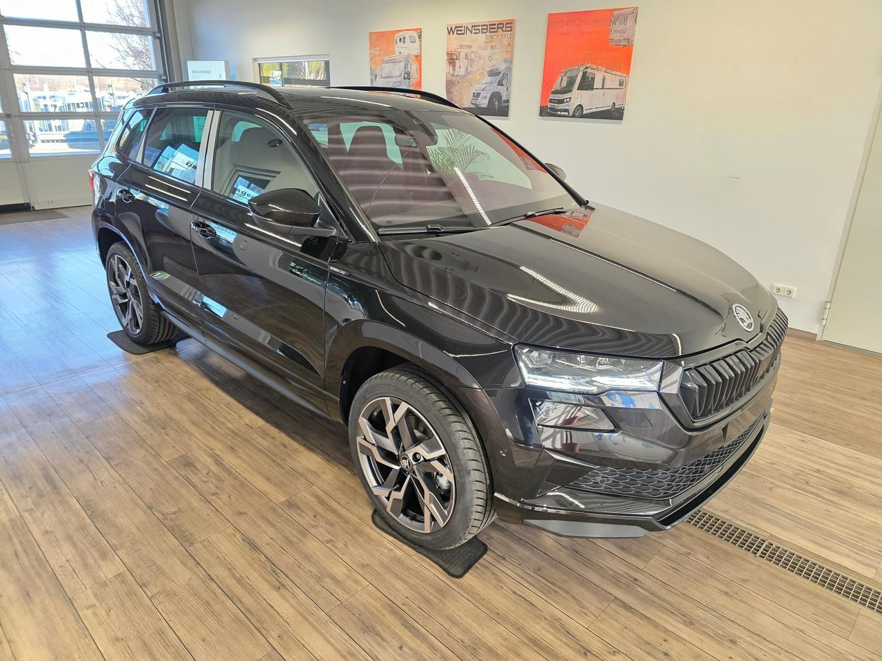 Skoda Karoq Sportline 2,0TDI DSG 4x4*PSD*AHK*360°*NAVI - SUV: hình 3 Skoda Karoq Sportline 2,0TDI DSG 4x4*PSD*AHK*360°*NAVI - SUV: hình 3