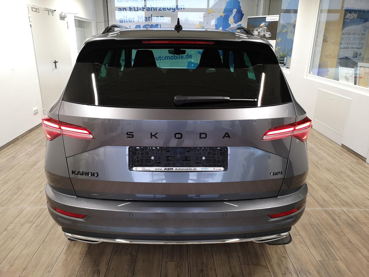 Skoda Karoq Sportline 2,0TDI DSG 4x4*PSD*AHK*360°*NAVI - SUV: hình 5 Skoda Karoq Sportline 2,0TDI DSG 4x4*PSD*AHK*360°*NAVI - SUV: hình 5