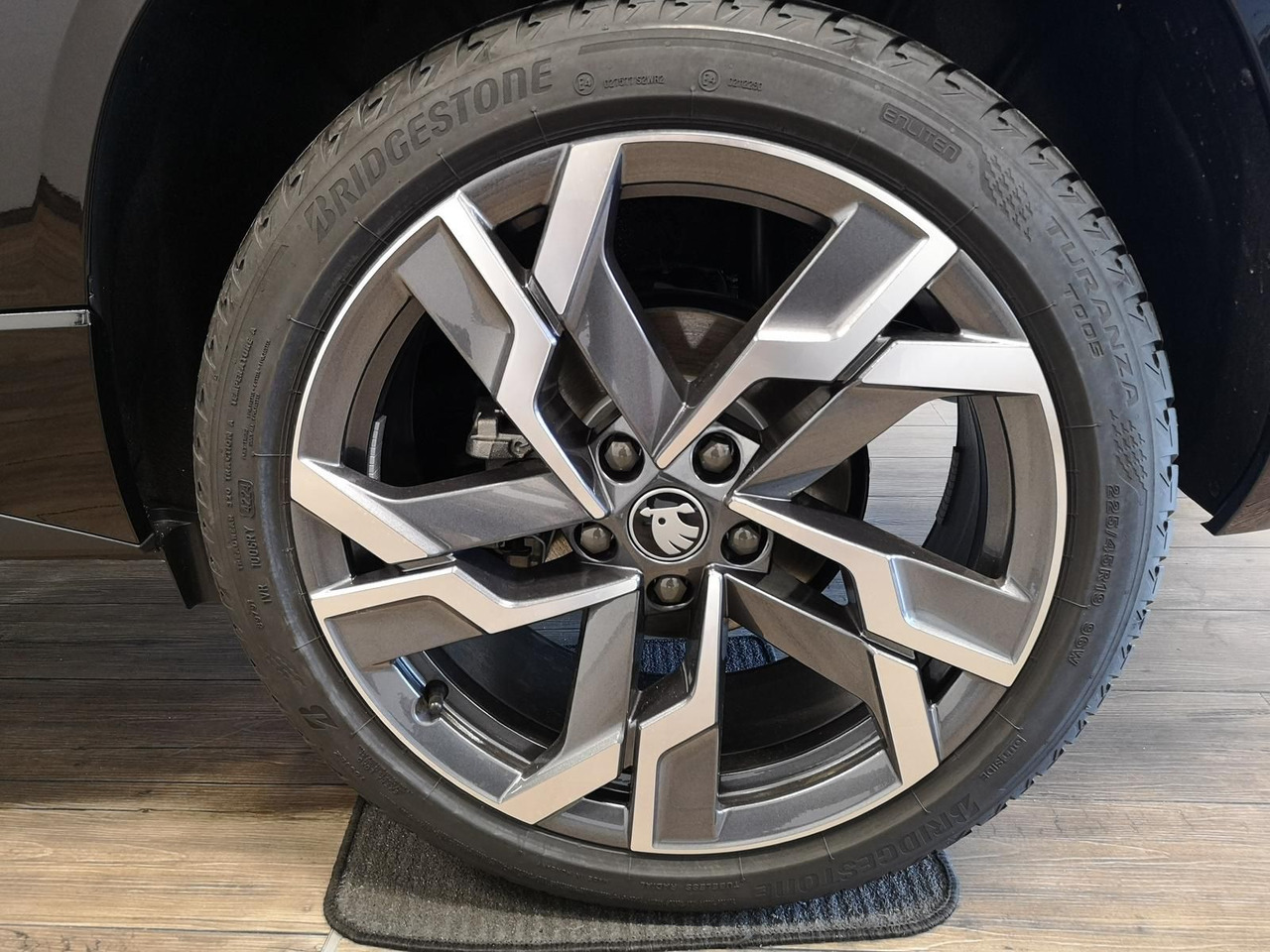 SUV Skoda Karoq Sportline 2,0TDI DSG 4x4*PSD*AHK*360°*NAVI: hình 24