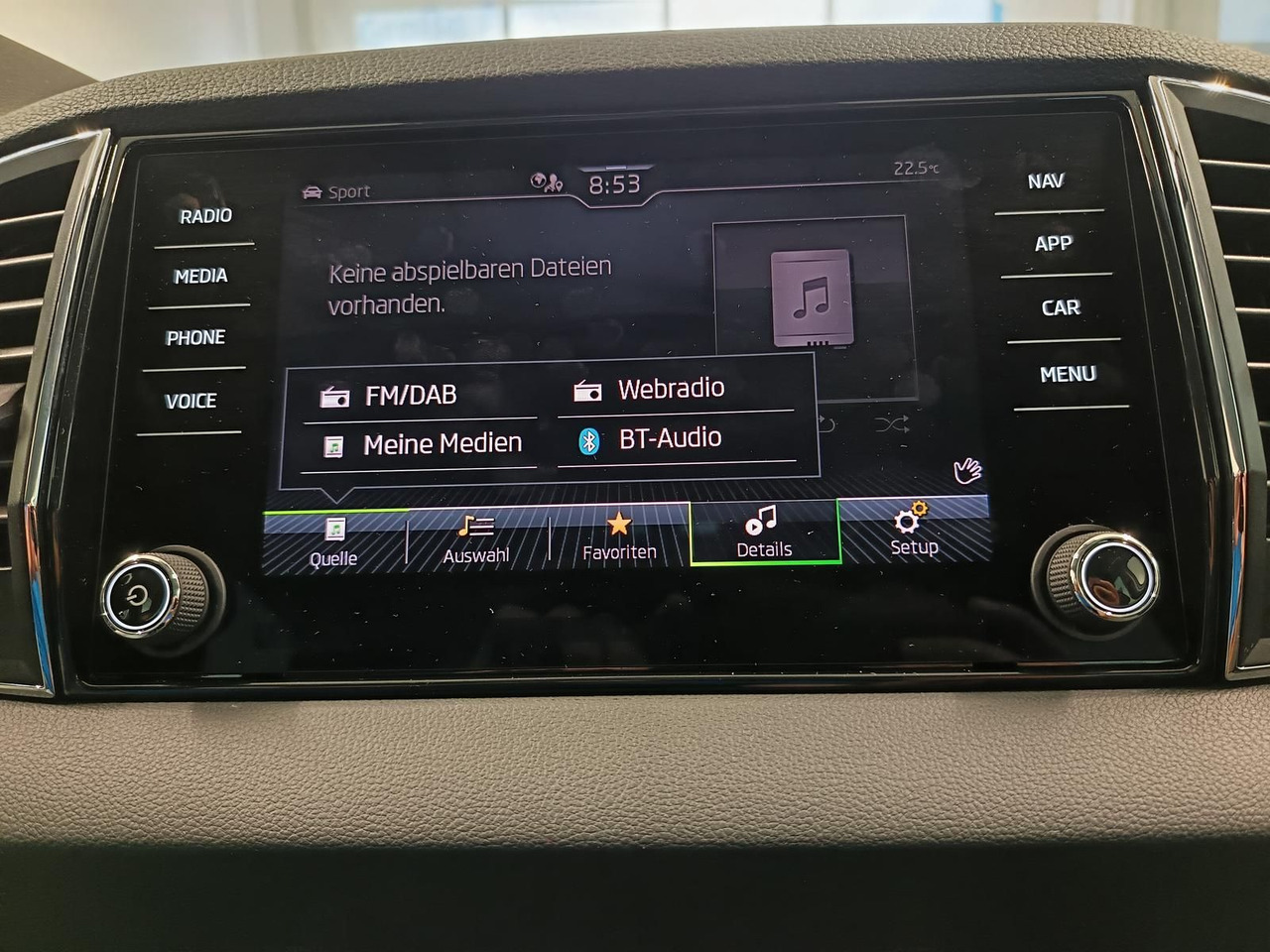 SUV Skoda Karoq Style 1,5TSI DSG*AHK-VORBER*NAVI*LED*R-KAM: hình 15 SUV Skoda Karoq Style 1,5TSI DSG*AHK-VORBER*NAVI*LED*R-KAM: hình 15