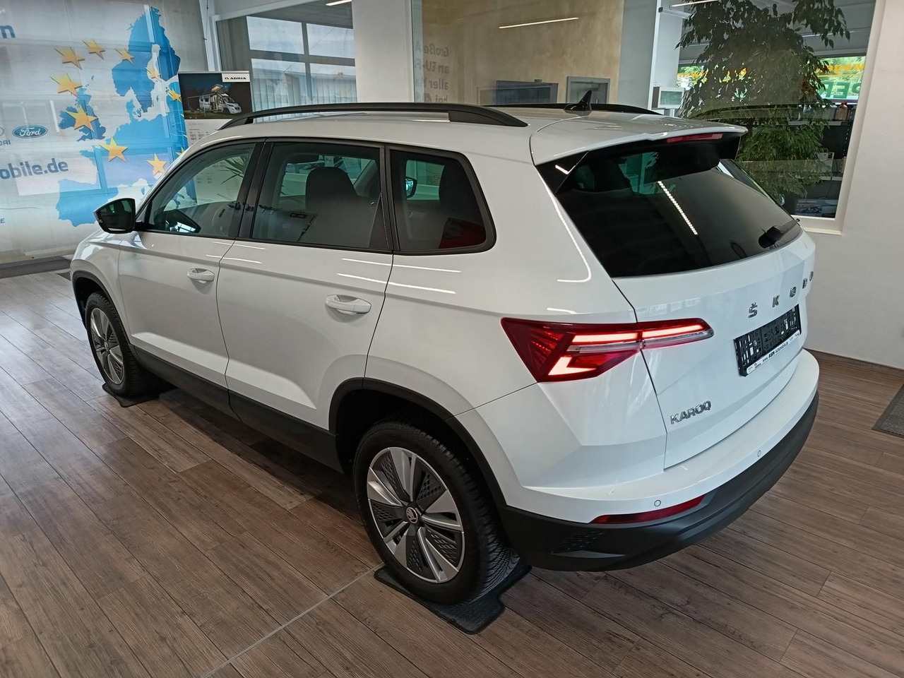 Skoda Karoq Style 1,5TSI DSG*AHK-VORBER*NAVI*LED*R-KAM - SUV: hình 4 Skoda Karoq Style 1,5TSI DSG*AHK-VORBER*NAVI*LED*R-KAM - SUV: hình 4