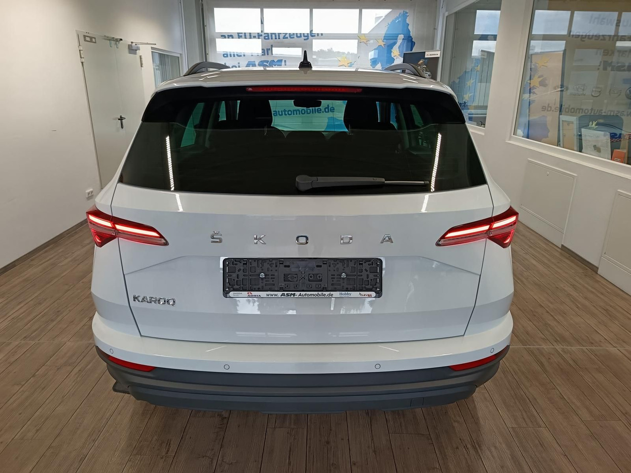 Skoda Karoq Style 1,5TSI DSG*AHK-VORBER*NAVI*LED*R-KAM - SUV: hình 5 Skoda Karoq Style 1,5TSI DSG*AHK-VORBER*NAVI*LED*R-KAM - SUV: hình 5