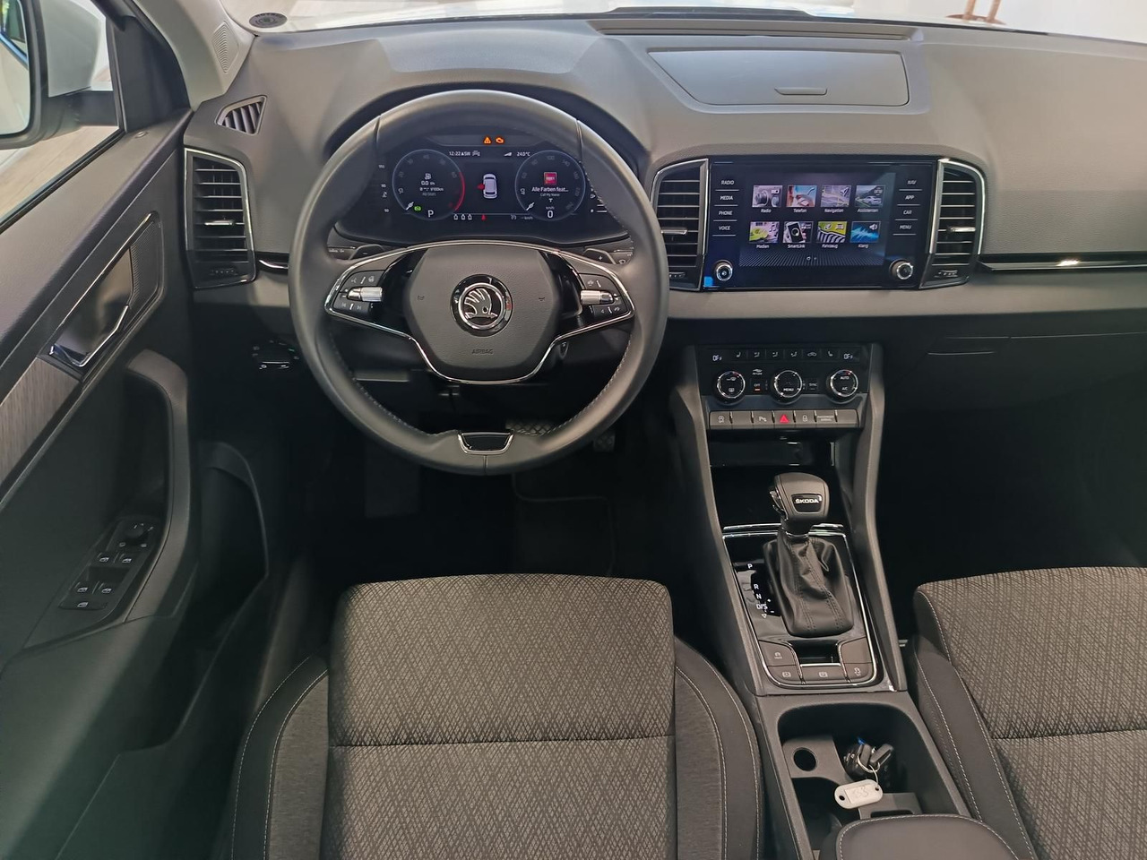 SUV Skoda Karoq Style 1,5TSI DSG*AHK-VORBER*NAVI*LED*R-KAM: hình 6 SUV Skoda Karoq Style 1,5TSI DSG*AHK-VORBER*NAVI*LED*R-KAM: hình 6