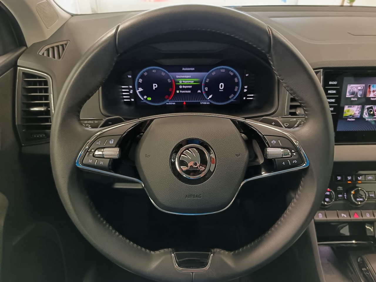 SUV Skoda Karoq Style 1,5TSI DSG*AHK-VORBER*NAVI*LED*R-KAM: hình 8 SUV Skoda Karoq Style 1,5TSI DSG*AHK-VORBER*NAVI*LED*R-KAM: hình 8