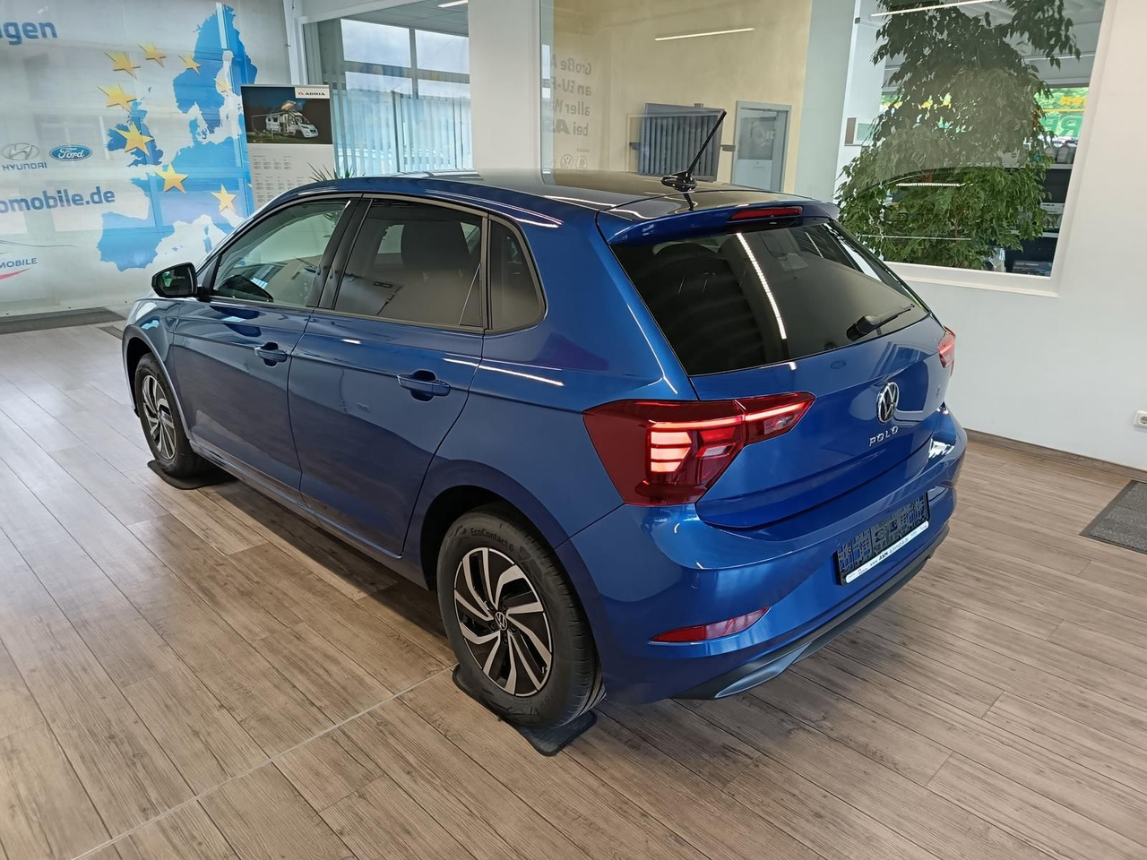 Volkswagen Polo Life 1.0 TSI 70 kW*LED*R-KAM*TEMP*PDC*SHZ* - Xe hơi: hình 4 Volkswagen Polo Life 1.0 TSI 70 kW*LED*R-KAM*TEMP*PDC*SHZ* - Xe hơi: hình 4
