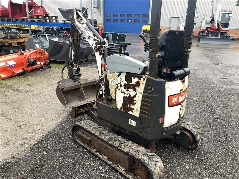 Bobcat E 10 - Máy xúc mini: hình 4 Bobcat E 10 - Máy xúc mini: hình 4