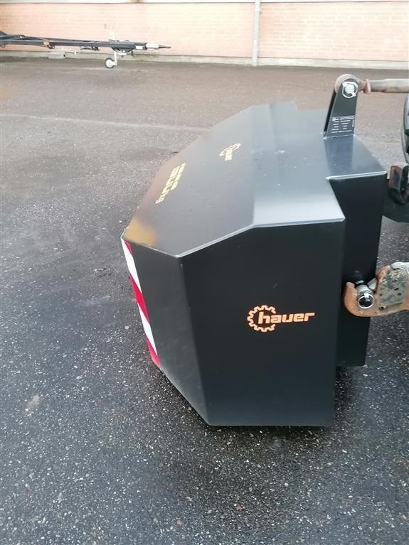 Hauer 1500 kg - Đối trọng: hình 1 Hauer 1500 kg - Đối trọng: hình 1