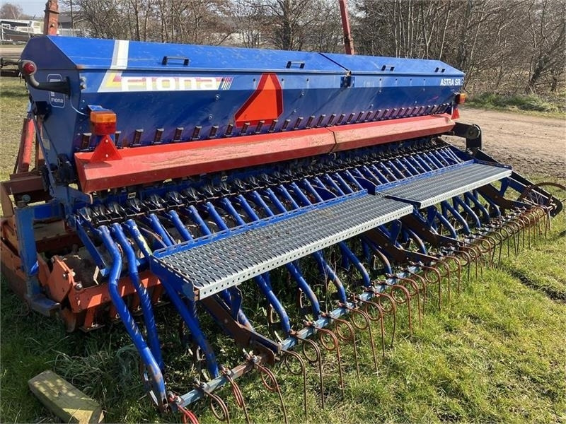 Kuhn HR 4002 Med Fiona Astra SR - Máy gieo hạt liên hợp: hình 4 Kuhn HR 4002 Med Fiona Astra SR - Máy gieo hạt liên hợp: hình 4