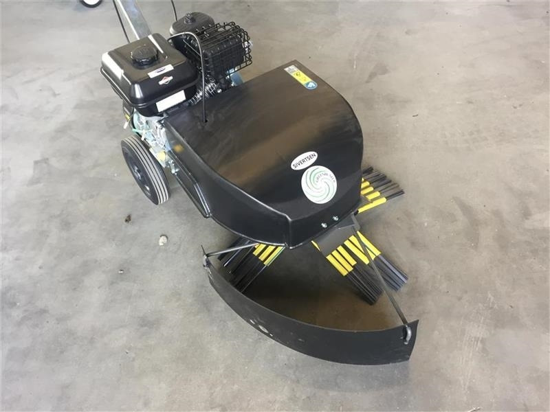 Kwern Greenbuster Pro III 8x3 Inkl. afdækningsskær - Trang thiết bị vườn: hình 1 Kwern Greenbuster Pro III 8x3 Inkl. afdækningsskær - Trang thiết bị vườn: hình 1