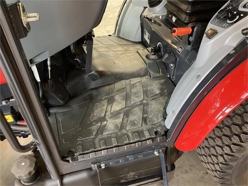 Máy cày đa dụng Massey Ferguson 1740 HC: hình 8