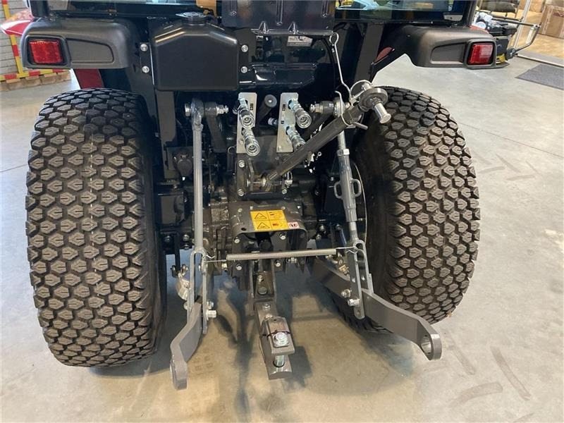 Massey Ferguson 1740 HC Frontlift/pto og 150 cm fejemaskine - Máy cày đa dụng: hình 5 Massey Ferguson 1740 HC Frontlift/pto og 150 cm fejemaskine - Máy cày đa dụng: hình 5