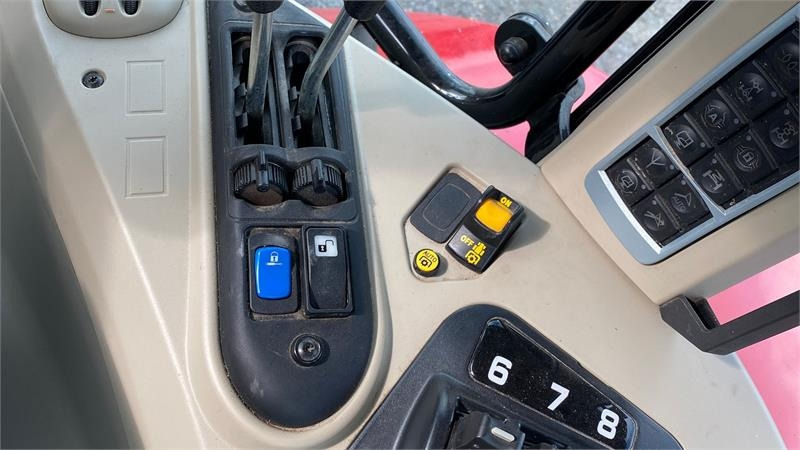 Massey Ferguson 7718S Dyna 6 Efficient inkl. FL4327 Frontlæsser  - Máy cày: hình 5 Massey Ferguson 7718S Dyna 6 Efficient inkl. FL4327 Frontlæsser  - Máy cày: hình 5