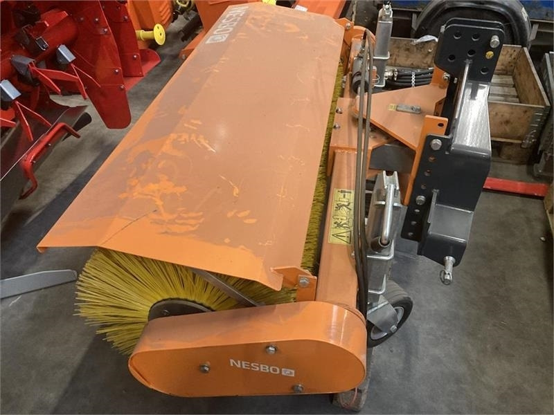 Nesbo FM 1500 P 1000H PTO - 3 pkt. 1 - Chổi: hình 2 Nesbo FM 1500 P 1000H PTO - 3 pkt. 1 - Chổi: hình 2