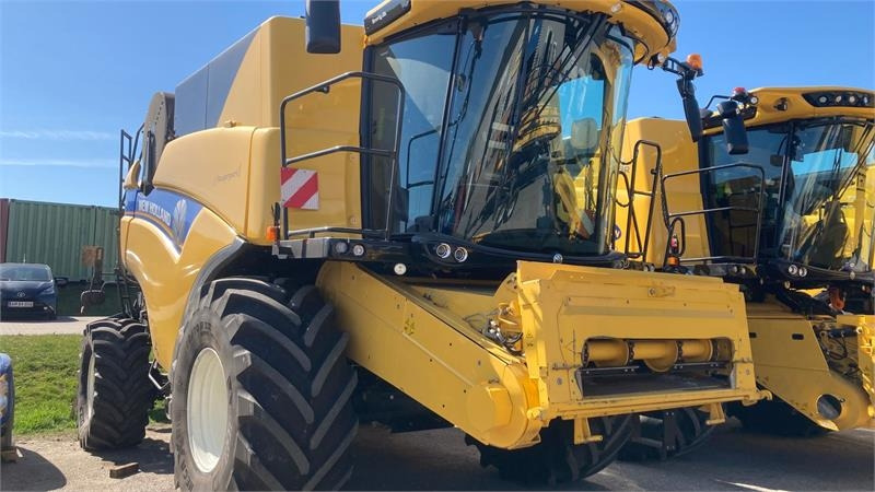 New Holland CX 8.70 SLH - Máy gặt đập: hình 1 New Holland CX 8.70 SLH - Máy gặt đập: hình 1