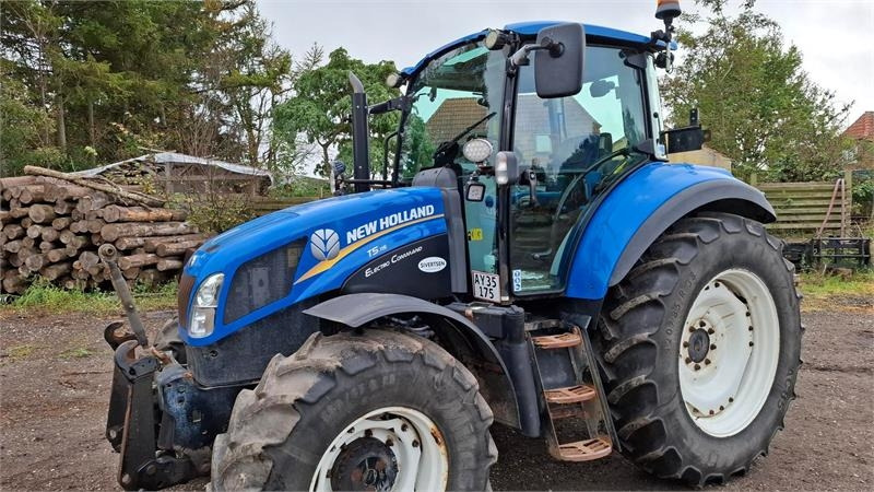 New Holland T5.115 EC - Máy cày: hình 1 New Holland T5.115 EC - Máy cày: hình 1