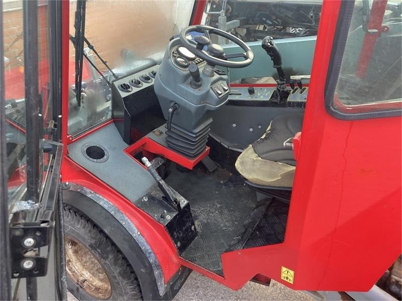 Timan Tool-Trac 245 - Tiện ích/ Xe đặc dụng: hình 5 Timan Tool-Trac 245 - Tiện ích/ Xe đặc dụng: hình 5