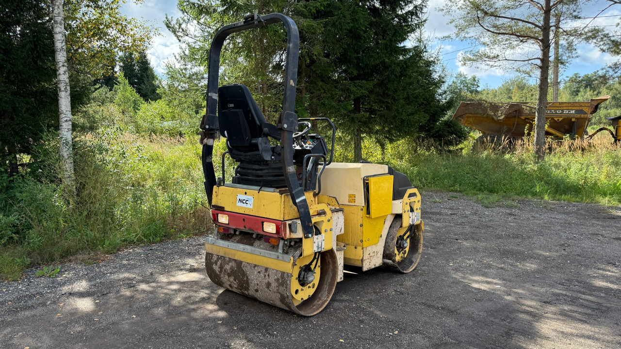 Dynapac CC122 - Máy lăn đường: hình 4 Dynapac CC122 - Máy lăn đường: hình 4