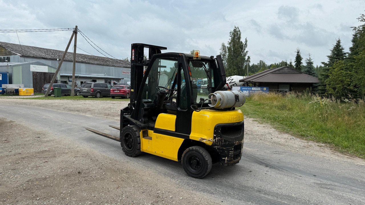 Nissan DX30 - Xe nâng diesel: hình 3 Nissan DX30 - Xe nâng diesel: hình 3
