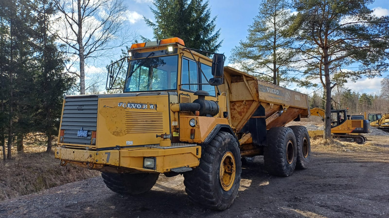 Volvo A25C 6X6 - Xe ben đổ có khớp nối: hình 1 Volvo A25C 6X6 - Xe ben đổ có khớp nối: hình 1