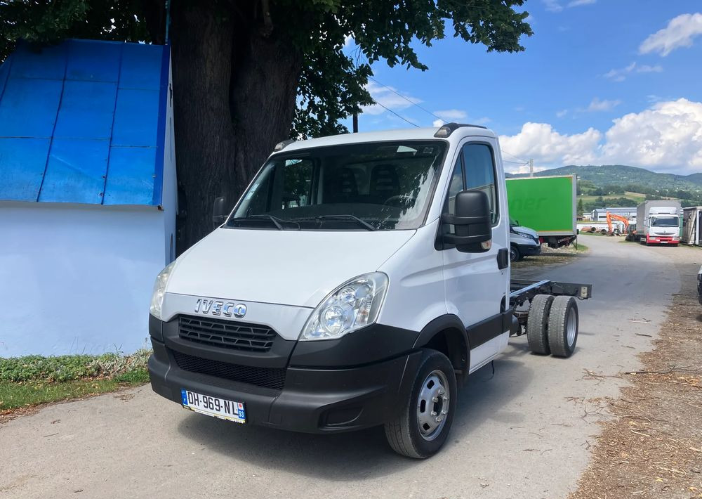Iveco DAILY 35C13 ramo do zabudowy kiper wywrotka - Xe tải khung gầm: hình 1 Iveco DAILY 35C13 ramo do zabudowy kiper wywrotka - Xe tải khung gầm: hình 1