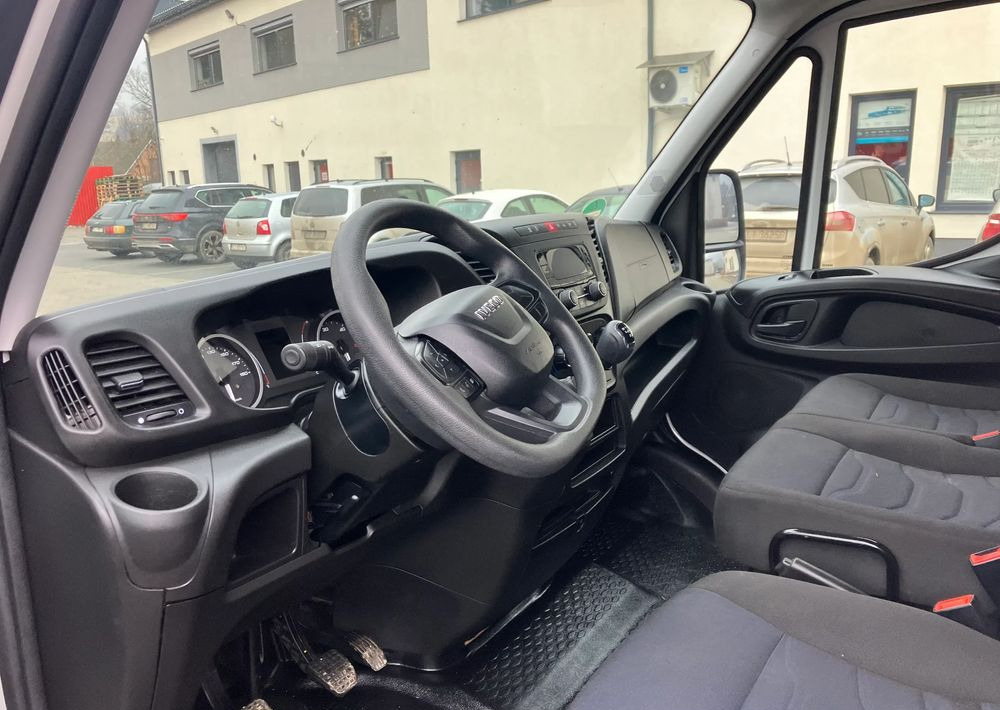 Iveco DAILY 35C16 kontener kurierka winda STAN PERFEKCYJNY - Xe tải nhỏ thùng kín: hình 5 Iveco DAILY 35C16 kontener kurierka winda STAN PERFEKCYJNY - Xe tải nhỏ thùng kín: hình 5