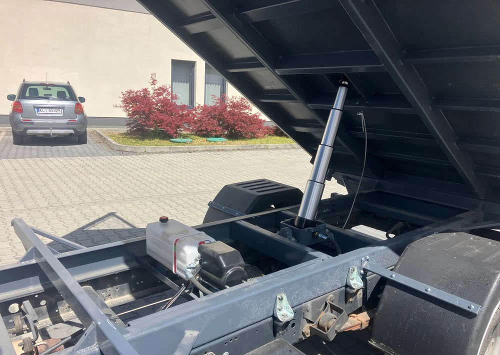 Iveco Iveco daily 35C13 wywrotka solidny kiper - Xe ben nhỏ: hình 2 Iveco Iveco daily 35C13 wywrotka solidny kiper - Xe ben nhỏ: hình 2