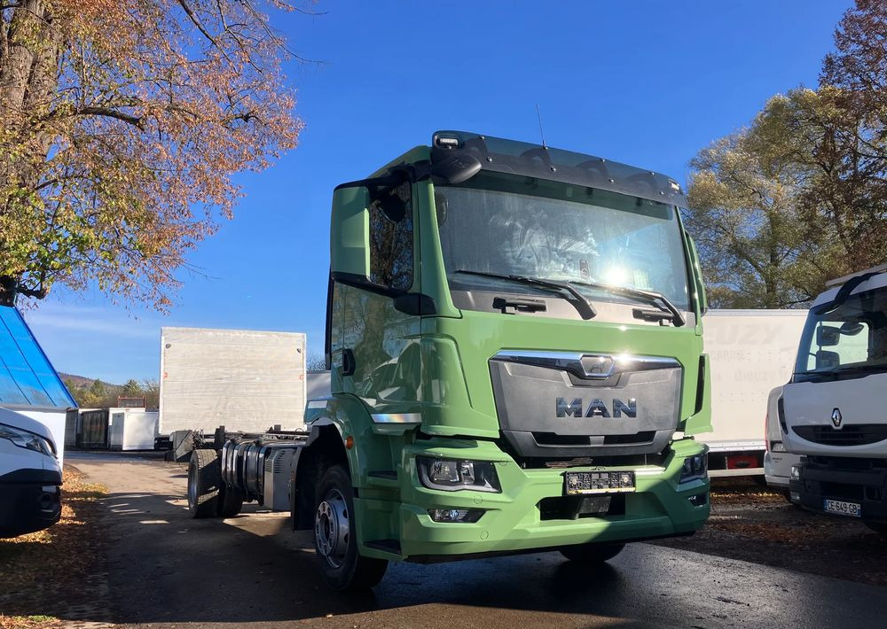 MAN MAN TGM 12.290 euro  6 ramo do zabudowy - Xe tải khung gầm: hình 2 MAN MAN TGM 12.290 euro  6 ramo do zabudowy - Xe tải khung gầm: hình 2