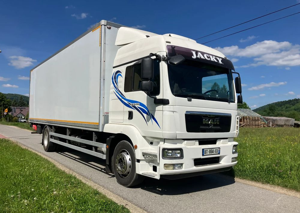MAN MAN TGM 18.290 KURIERKA KONTENER 20 PALET SYPIALKA - Xe tải hộp: hình 2 MAN MAN TGM 18.290 KURIERKA KONTENER 20 PALET SYPIALKA - Xe tải hộp: hình 2