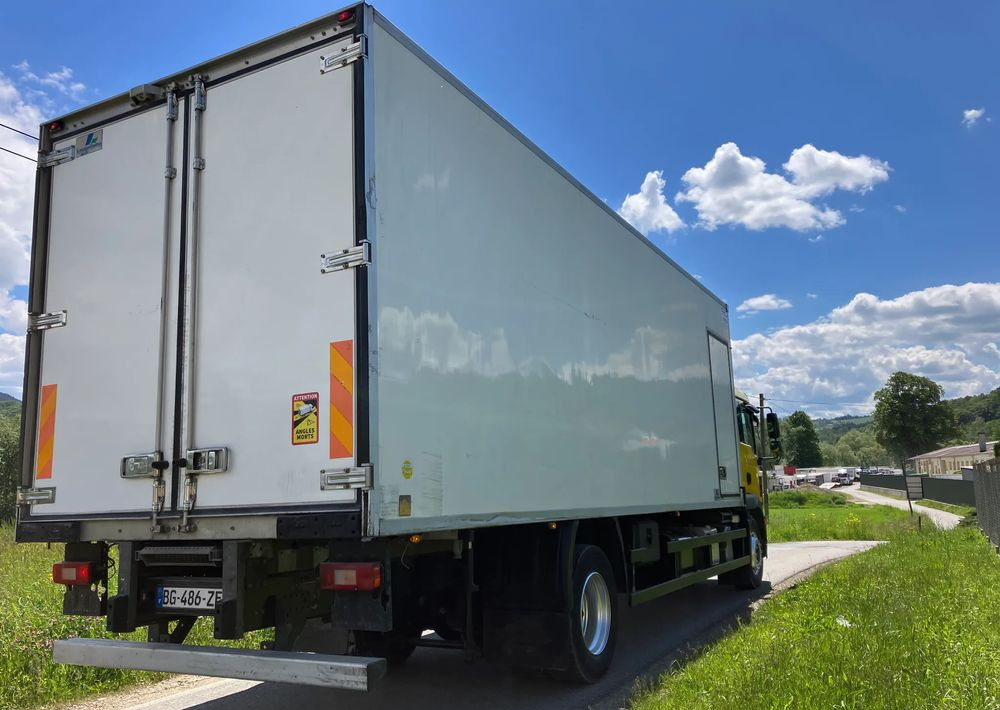 MAN MAN TGM 18.290 SYPIALKA chłodnia izoterma kontener - Xe tải đông lạnh: hình 4 MAN MAN TGM 18.290 SYPIALKA chłodnia izoterma kontener - Xe tải đông lạnh: hình 4