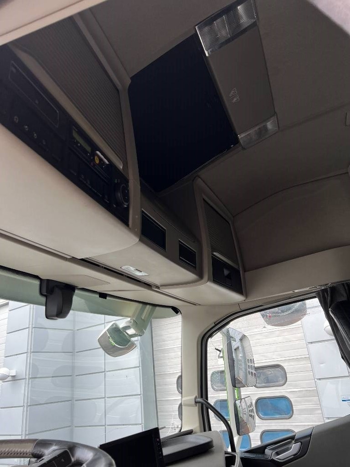 Volvo FH 8*4 - Xe ben: hình 3 Volvo FH 8*4 - Xe ben: hình 3