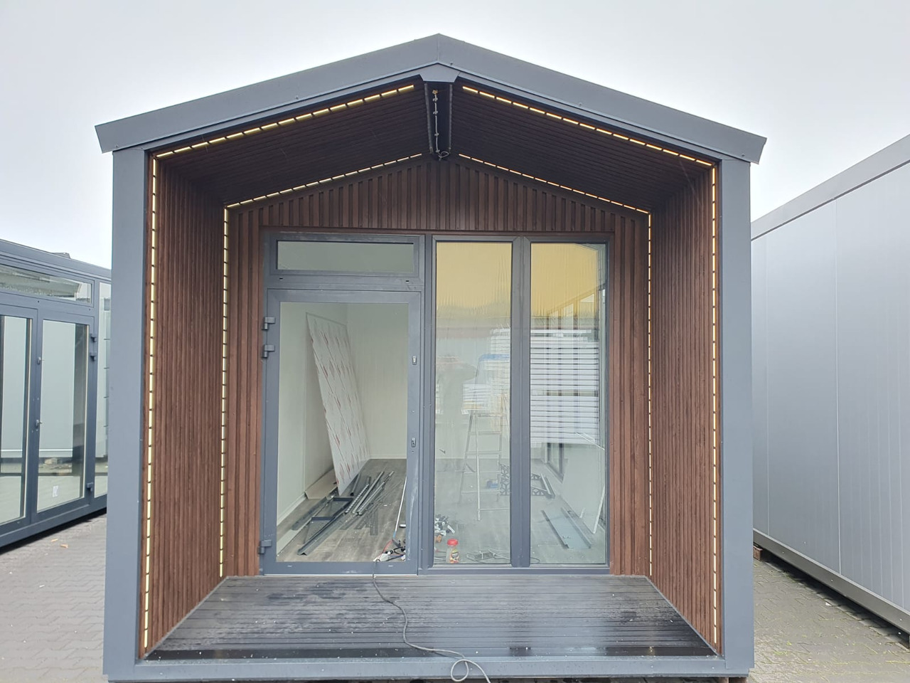 IDEX Premium Commercial Container Unit – Modern, Durable & Ready to Customize! Container with Terrace - Container xây dựng: hình 3 IDEX Premium Commercial Container Unit – Modern, Durable & Ready to Customize! Container with Terrace - Container xây dựng: hình 3