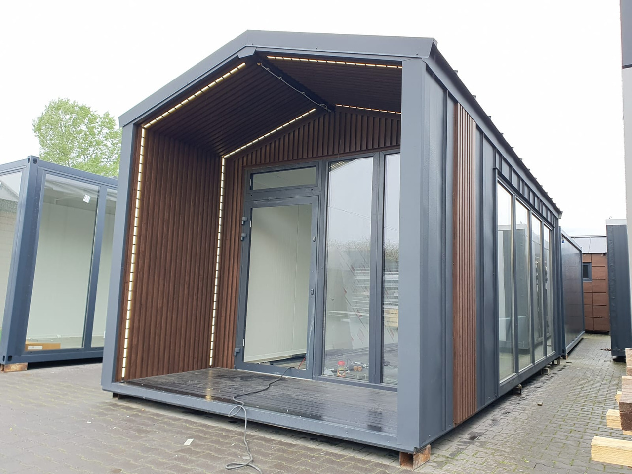 IDEX Premium Commercial Container Unit – Modern, Durable & Ready to Customize! Container with Terrace - Container xây dựng: hình 1 IDEX Premium Commercial Container Unit – Modern, Durable & Ready to Customize! Container with Terrace - Container xây dựng: hình 1