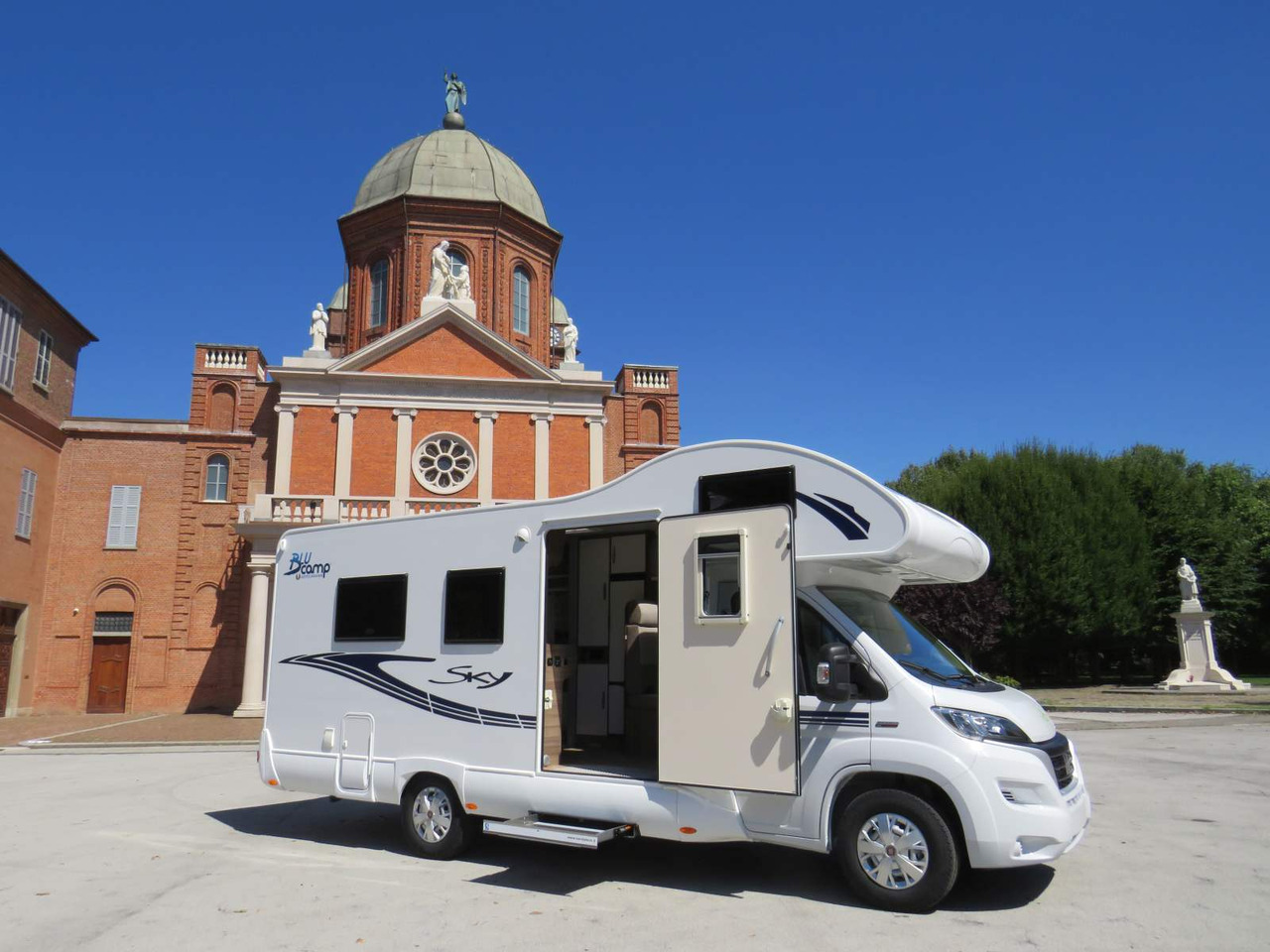 Fiat Ducato RETRACTABLE PLATFORM (300KG CAPACITY) - Xe cắm trại: hình 5 Fiat Ducato RETRACTABLE PLATFORM (300KG CAPACITY) - Xe cắm trại: hình 5
