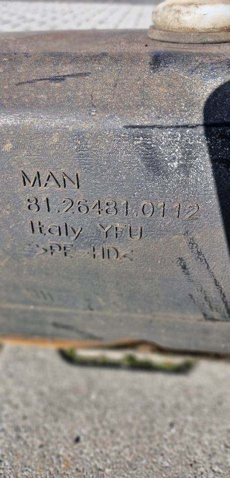 MAN TG3 TGX TGS ZBIORNICZEK PŁYNU DO SPRYSKIWACZY 81.26481.0112 - Cần gạt nước cho Xe tải: hình 2 MAN TG3 TGX TGS ZBIORNICZEK PŁYNU DO SPRYSKIWACZY 81.26481.0112 - Cần gạt nước cho Xe tải: hình 2