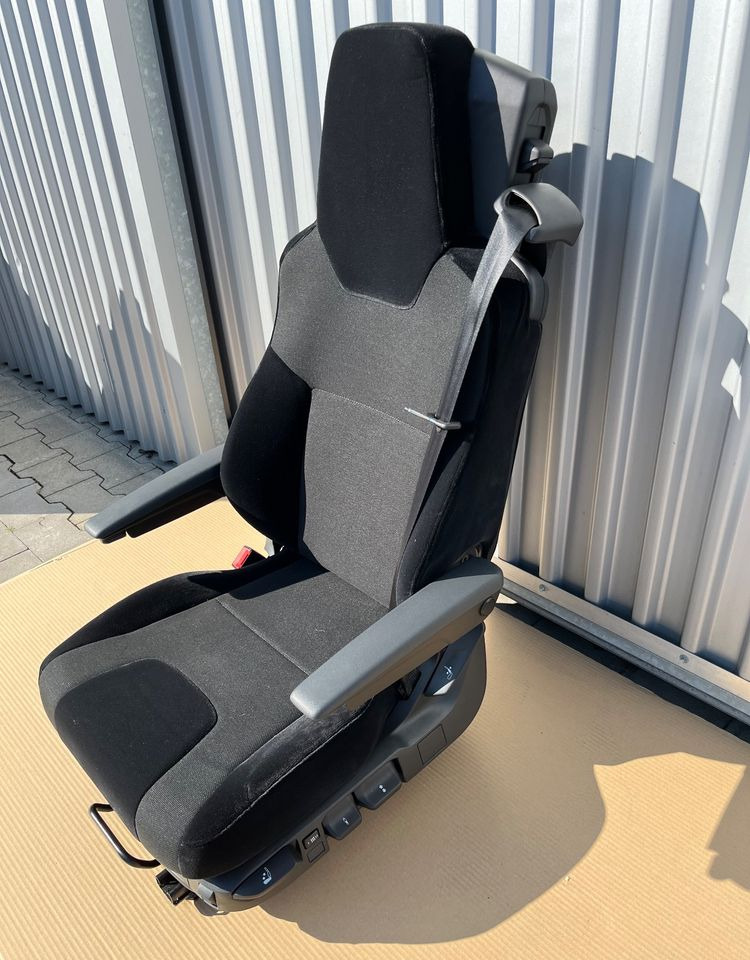 NOWY Fotel kierowcy MAN TG3 TGX nowy model siedzenie lewe - Cabin và nội thất cho Xe tải: hình 2 NOWY Fotel kierowcy MAN TG3 TGX nowy model siedzenie lewe - Cabin và nội thất cho Xe tải: hình 2