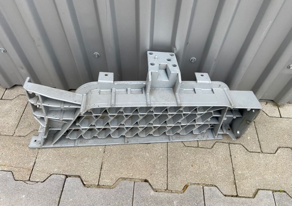 Stopień Volvo FH 4 euro 6 nakładka stopnia - Bậc bước cho Xe tải: hình 2 Stopień Volvo FH 4 euro 6 nakładka stopnia - Bậc bước cho Xe tải: hình 2