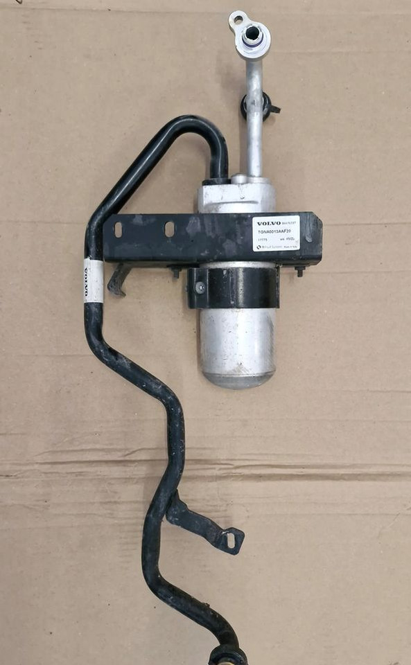 VOLVO FH4 FH5 SKRAPLACZ KLIMATYZACJI - Giàn nóng cho Xe tải: hình 1 VOLVO FH4 FH5 SKRAPLACZ KLIMATYZACJI - Giàn nóng cho Xe tải: hình 1