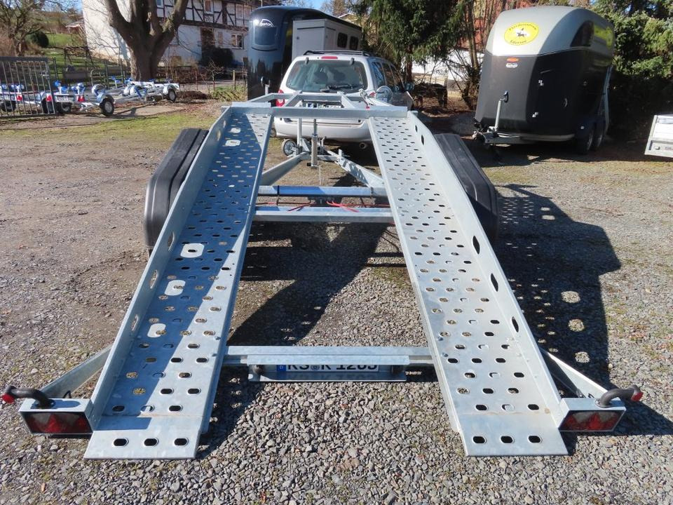 Böckmann, Autotransporter, 2,7 to. kippbar, 100 km, PKW Anhänger - Rơ moóc tự động vận chuyển: hình 2 Böckmann, Autotransporter, 2,7 to. kippbar, 100 km, PKW Anhänger - Rơ moóc tự động vận chuyển: hình 2