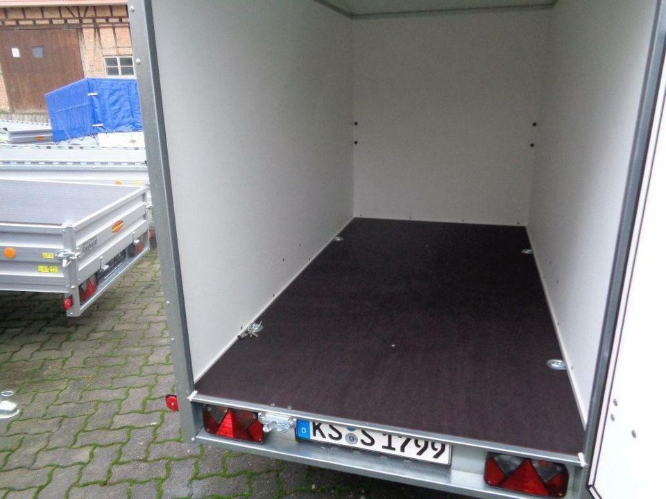 Böckmann PKW-Anhänger Koffer 1,35to. 100 km/h Kofferanhänger - Rơ moóc xe hơi: hình 4 Böckmann PKW-Anhänger Koffer 1,35to. 100 km/h Kofferanhänger - Rơ moóc xe hơi: hình 4