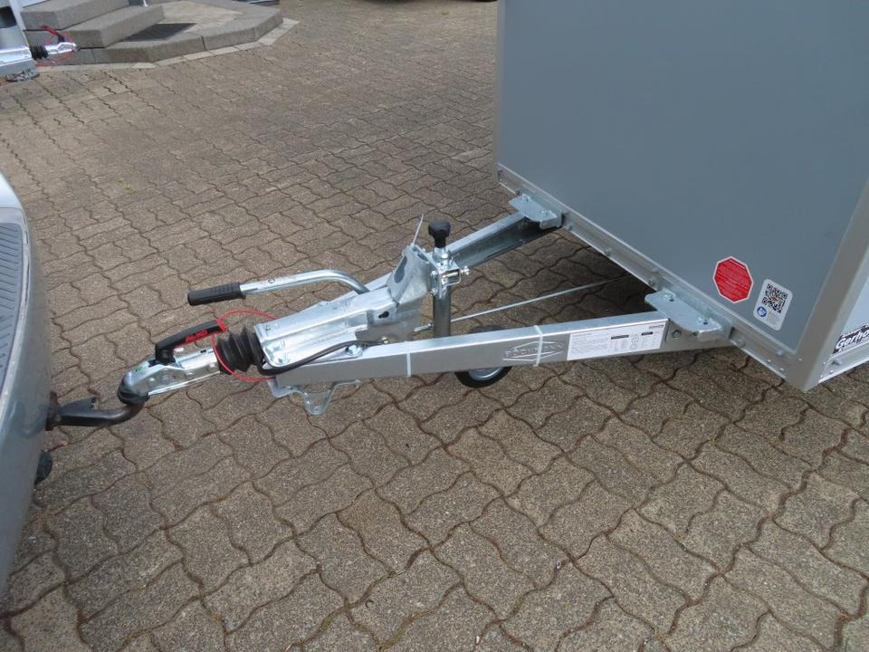 Böckmann PKW-Anhänger Koffer KT2513/135 F Tür-Rampekombination - Rơ moóc hộp kín: hình 4 Böckmann PKW-Anhänger Koffer KT2513/135 F Tür-Rampekombination - Rơ moóc hộp kín: hình 4