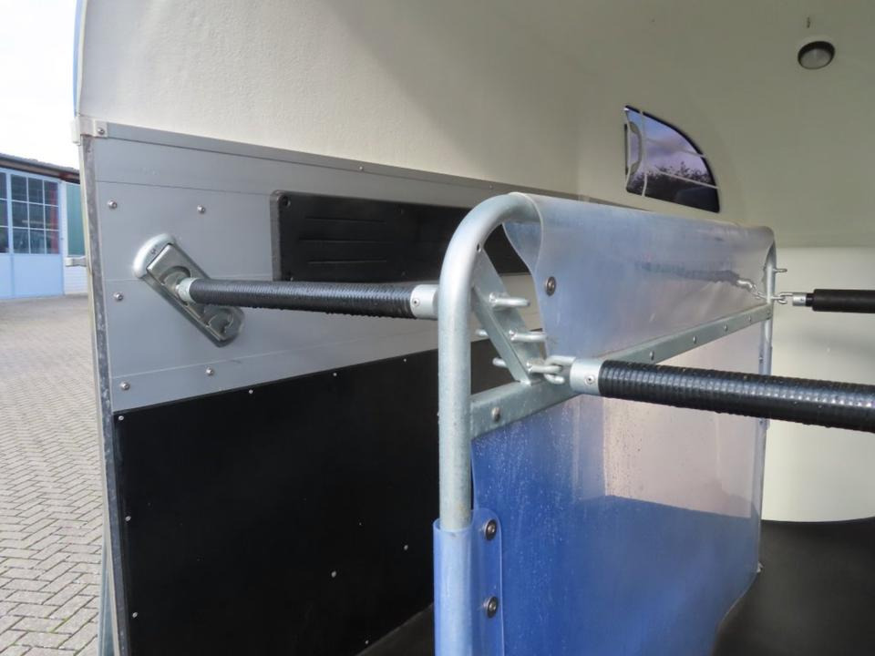 Böckmann Pferdeanhänger Champion R, Alub., 100 km/h - Rơ moóc chở ngựa: hình 5 Böckmann Pferdeanhänger Champion R, Alub., 100 km/h - Rơ moóc chở ngựa: hình 5