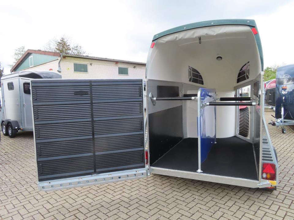 Böckmann Pferdeanhänger Champion R Flügeltür Saka. 100km/h - Rơ moóc chở ngựa: hình 1 Böckmann Pferdeanhänger Champion R Flügeltür Saka. 100km/h - Rơ moóc chở ngựa: hình 1