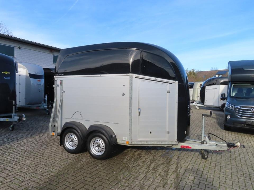 Böckmann, Pferdeanhänger, Champion R, top, SaKa. 100 km/h - Rơ moóc chở ngựa: hình 2 Böckmann, Pferdeanhänger, Champion R, top, SaKa. 100 km/h - Rơ moóc chở ngựa: hình 2