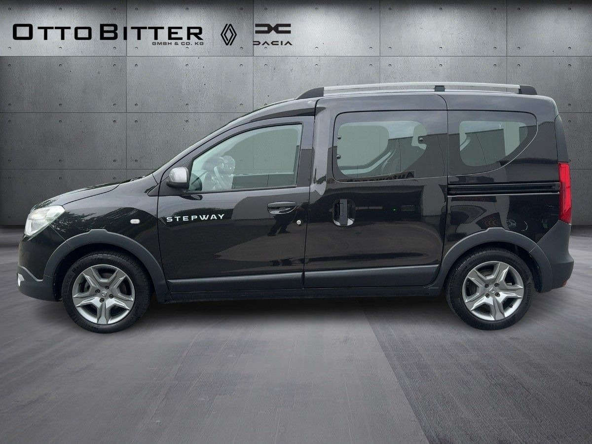 Dacia Dokker Stepway TCe130 ANHÄNGERKUPPLUNG/WINTERR - Xe van chở khách: hình 2 Dacia Dokker Stepway TCe130 ANHÄNGERKUPPLUNG/WINTERR - Xe van chở khách: hình 2