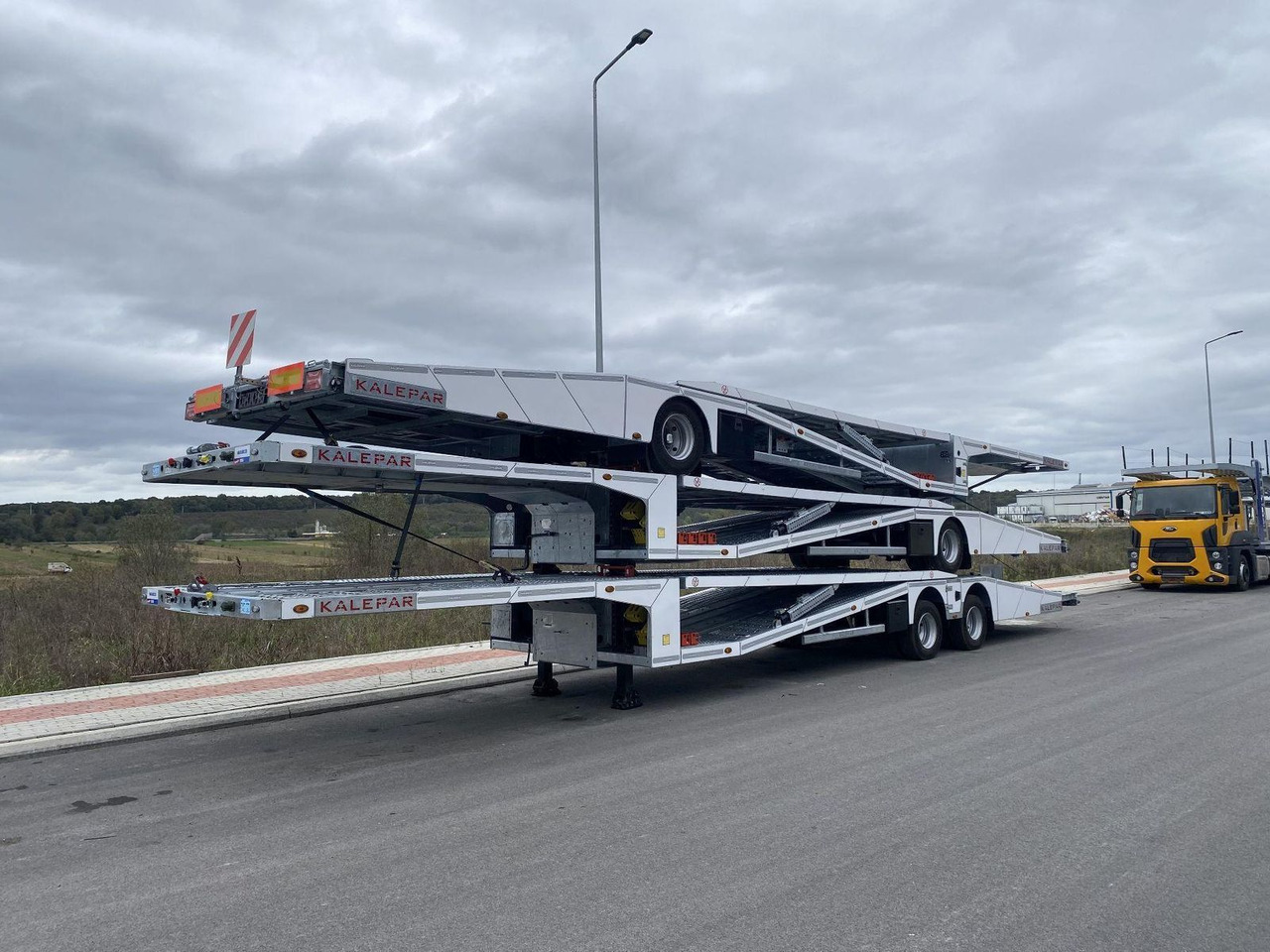 KALEPAR KLP228V4 4er-Autotransporter 2xAchse VDI - Sơ mi rơ moóc tự động vận chuyển: hình 4 KALEPAR KLP228V4 4er-Autotransporter 2xAchse VDI - Sơ mi rơ moóc tự động vận chuyển: hình 4