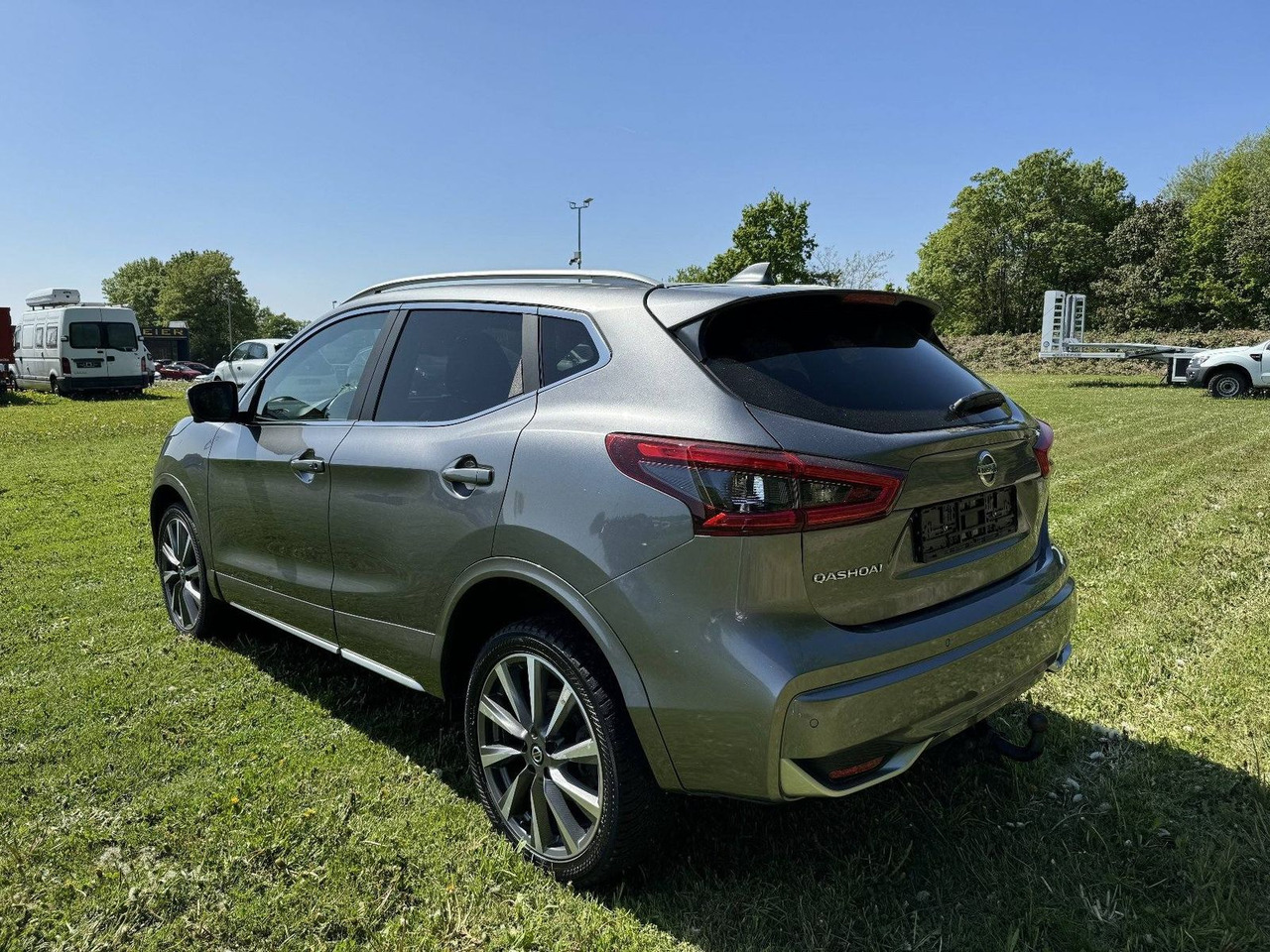 Nissan Qashqai 1.7 dCi N-Connecta 4x4 ALLRAD AUTOMATIK - SUV: hình 3 Nissan Qashqai 1.7 dCi N-Connecta 4x4 ALLRAD AUTOMATIK - SUV: hình 3