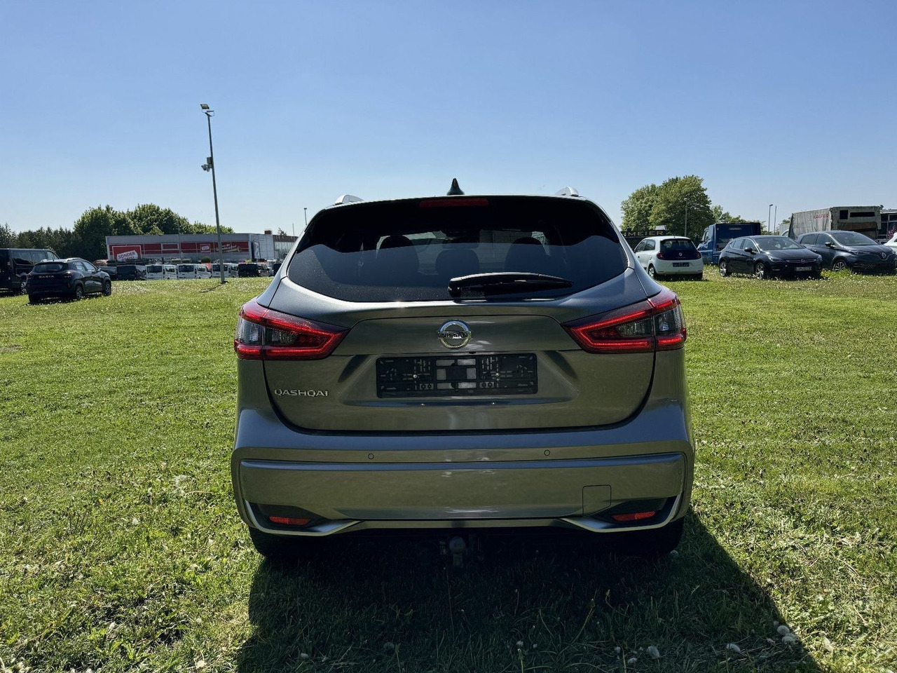 Nissan Qashqai 1.7 dCi N-Connecta 4x4 ALLRAD AUTOMATIK - SUV: hình 4 Nissan Qashqai 1.7 dCi N-Connecta 4x4 ALLRAD AUTOMATIK - SUV: hình 4